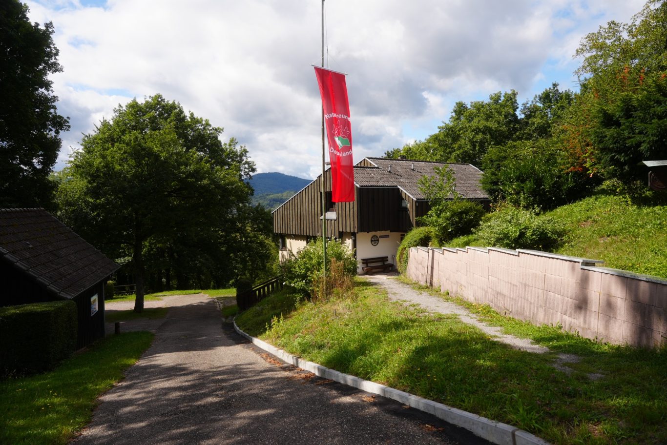 Zugang vom Parkplatz aus